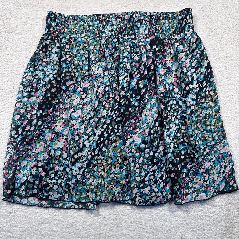 Xhilaration Floral Mini Skirt Womens‎ M Smocked Waist Casual Cute Black Pink